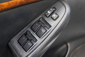 Седан Toyota Avensis 2006 года, 749000 рублей, Барнаул