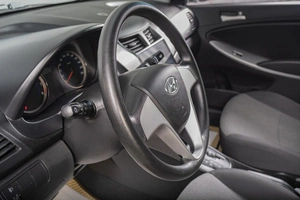Седан Hyundai Solaris 2013 года, 999000 рублей, Томск