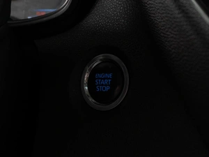 Седан Toyota Corolla 2021 года, 1768000 рублей, Тюмень