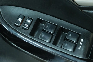 Лифтбек Toyota Prius 2015 года, 1349000 рублей, Омск