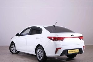 Седан Kia Rio 2018 года, 1079000 рублей, Омск