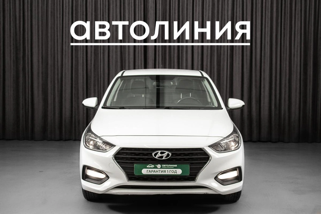 Седан Hyundai Solaris 2017 года, 1070000 рублей, Красноярск