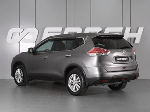 Внедорожник Nissan X-Trail 2017 года, 1998000 рублей, Красный Пахарь