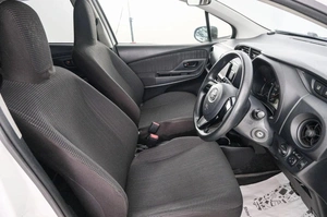 Хетчбэк Toyota Vitz 2017 года, 889000 рублей, Красноярск