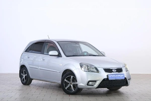 Седан Kia Rio 2011 года, 719000 рублей, Омск