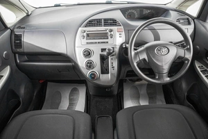 Хетчбэк Toyota Ractis 2009 года, 599000 рублей, Барнаул