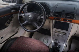 Седан Toyota Avensis 2006 года, 839000 рублей, Томск