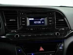 Седан Hyundai Elantra 2018 года, 1499077 рублей, Москва