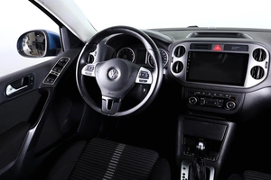 Внедорожник Volkswagen Tiguan 2011 года, 1429000 рублей, Пермь
