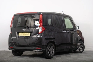 Минивэн Toyota Roomy 2018 года, 979000 рублей, Томск