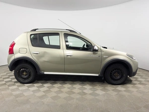 Хетчбэк Renault Sandero Stepway 2012 года, 635000 рублей, Казань