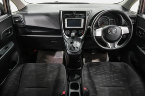 Хетчбэк Toyota Ractis 2014 года, 899000 рублей, Новокузнецк