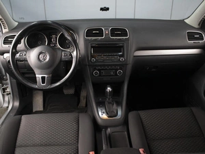 Хетчбэк Volkswagen Golf 2011 года, 790000 рублей, Омск