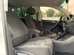 Внедорожник Volkswagen Tiguan 2016 года, 1870000 рублей, Ижевск