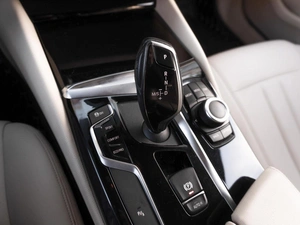 Седан BMW 5 серия 2020 года, 3399000 рублей, Саратов