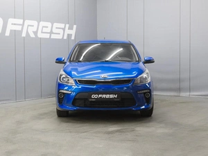 Седан Kia Rio 2020 года, 1450000 рублей, Омск