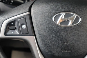 Седан Hyundai Solaris 2016 года, 949000 рублей, Тюмень