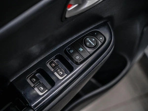 Хетчбэк Kia Rio X-Line 2019 года, 1400000 рублей, Красноярск