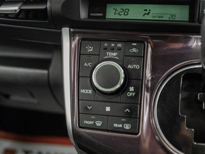 Минивэн Toyota Wish 2010 года, 1199000 рублей, Красноярск