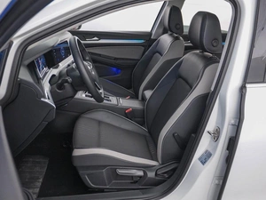 Хетчбэк Volkswagen Golf 2022 года, 2974444 рублей, Москва