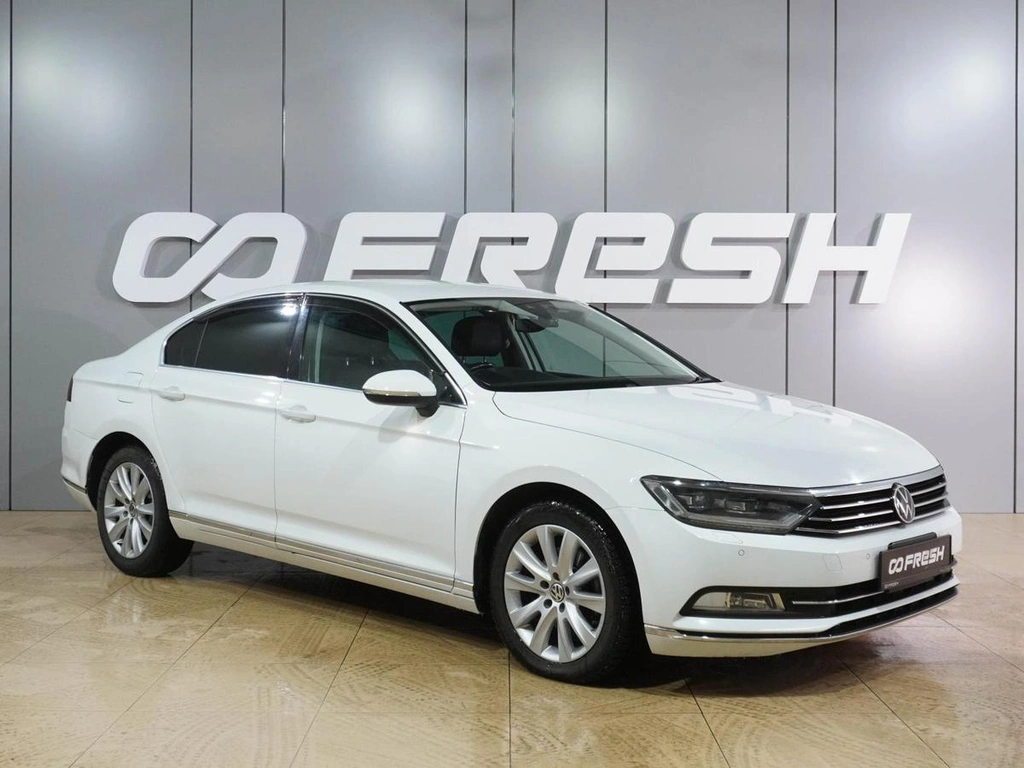 Седан Volkswagen Passat 2015 года, 1329000 рублей, Воронеж