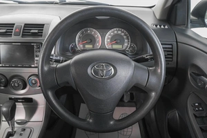Универсал Toyota Corolla Fielder 2012 года, 949000 рублей, Кемерово