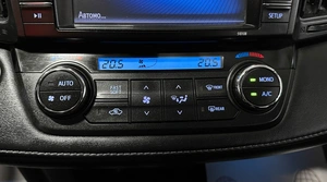 Внедорожник Toyota RAV4 2017 года, 2497000 рублей, Красноярск