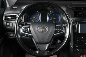 Седан Toyota Camry 2015 года, 1959000 рублей, Тюмень