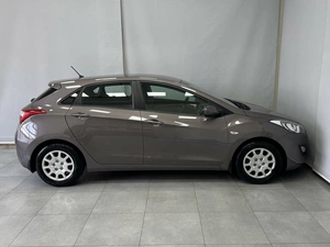 Хетчбэк Hyundai i30 2014 года, 1045000 рублей, Красноярск