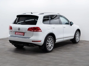 Внедорожник Volkswagen Touareg 2012 года, 2120000 рублей, Красноярск