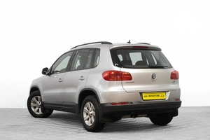 Внедорожник Volkswagen Tiguan 2012 года, 1449000 рублей, Барнаул