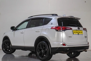 Внедорожник Toyota RAV4 2018 года, 2719000 рублей, Челябинск