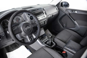 Внедорожник Volkswagen Tiguan 2012 года, 1649000 рублей, Пермь