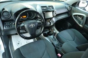 Внедорожник Toyota RAV4 2010 года, 1499000 рублей, Омск