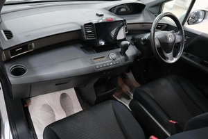 Минивэн Honda Freed 2010 года, 1199000 рублей, Омск