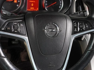 Хетчбэк Opel Astra 2011 года, 749000 рублей, Воронеж