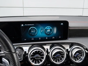 Седан Mercedes-benz CLA-класс 2021 года, 3050000 рублей, Краснодар