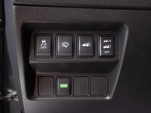 Внедорожник Nissan X-Trail 2017 года, 1930000 рублей, Омск