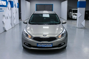 Хетчбэк Kia Ceed 2012 года, 918000 рублей, Солонцы