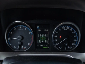 Внедорожник Toyota RAV4 2017 года, 2500000 рублей, Волгоград