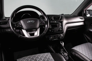 Хетчбэк Kia Rio 2013 года, 999000 рублей, Сургут