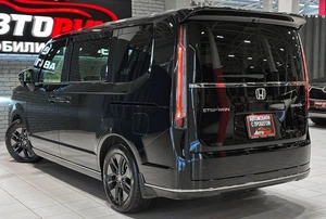 Минивэн Honda Stepwgn Spada 2023 года, 2950000 рублей, Красноярск