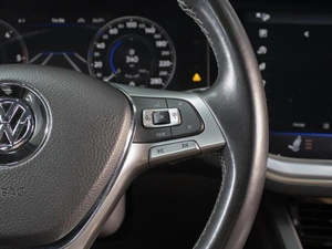 Внедорожник Volkswagen Touareg 2019 года, 4130000 рублей, Омск