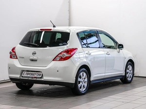 Хетчбэк Nissan Tiida 2011 года, 840000 рублей, Красноярск