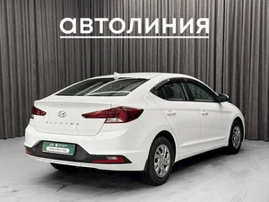 Седан Hyundai Elantra 2019 года, 1350000 рублей, Красноярск