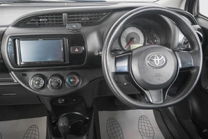 Хетчбэк Toyota Vitz 2018 года, 999000 рублей, Кемерово