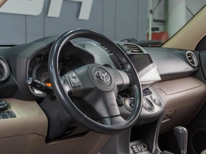 Внедорожник Toyota RAV4 2007 года, 939000 рублей, Сургут