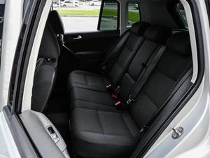 Внедорожник Volkswagen Tiguan 2015 года, 1415000 рублей, Волгоград
