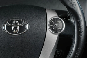 Лифтбек Toyota Prius 2013 года, 1279000 рублей, Тюмень