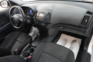 Хетчбэк Hyundai i30 2011 года, 729000 рублей, Омск